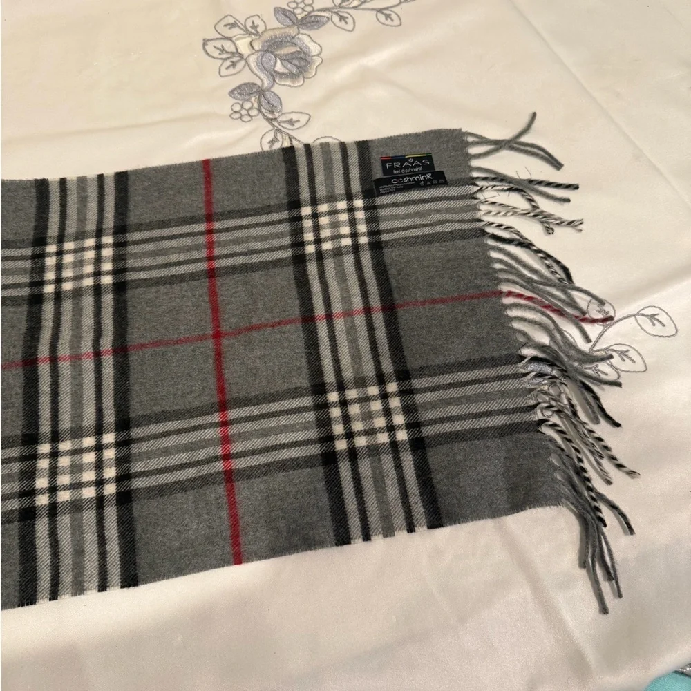 Fraas Charcoal and White Checkered Scarf